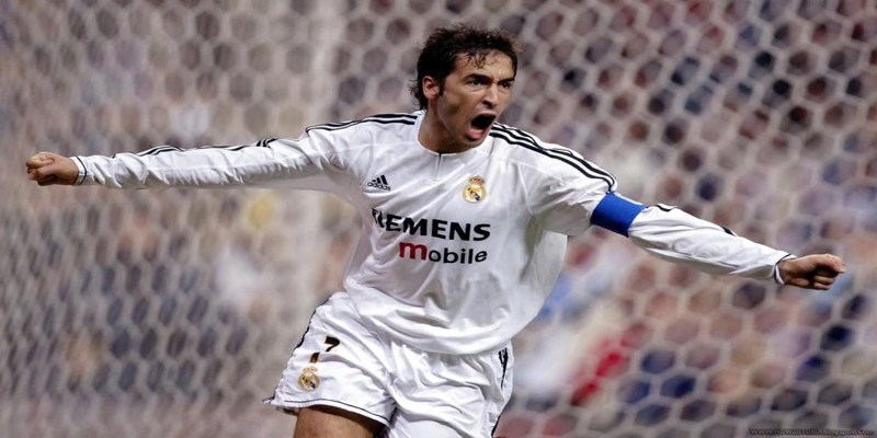 “Chúa nhẫn” Raul Gonzalez là một trong những chân sút vĩ đại nhất Real Madrid